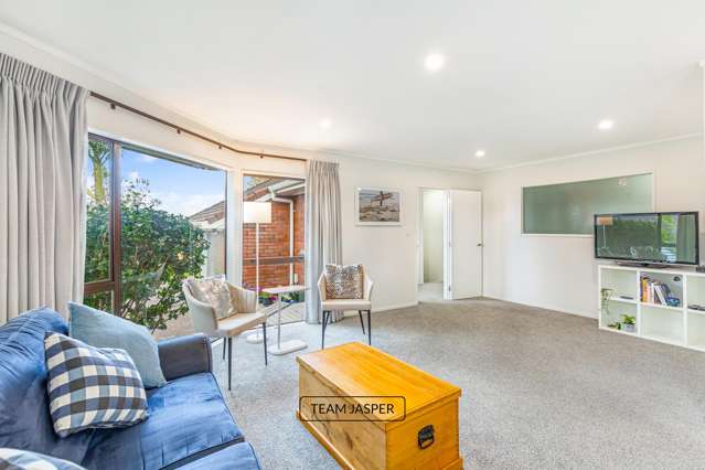 2/190 Norman Lesser Drive Saint Johns_3