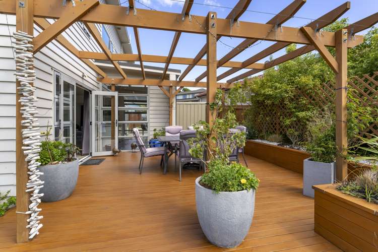 51 Te Puia Drive Aotea_0