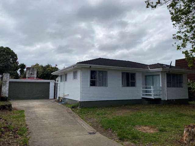 Wonderful home on Waimai Ave