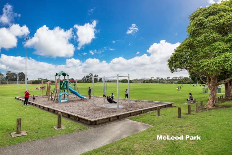 17 Riverglade Parkway Te Atatu South_3