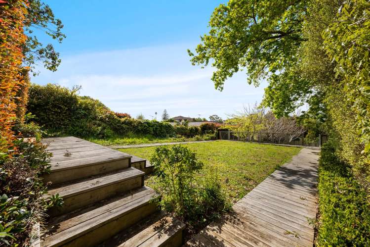 13 Seymour Road Mellons Bay_31