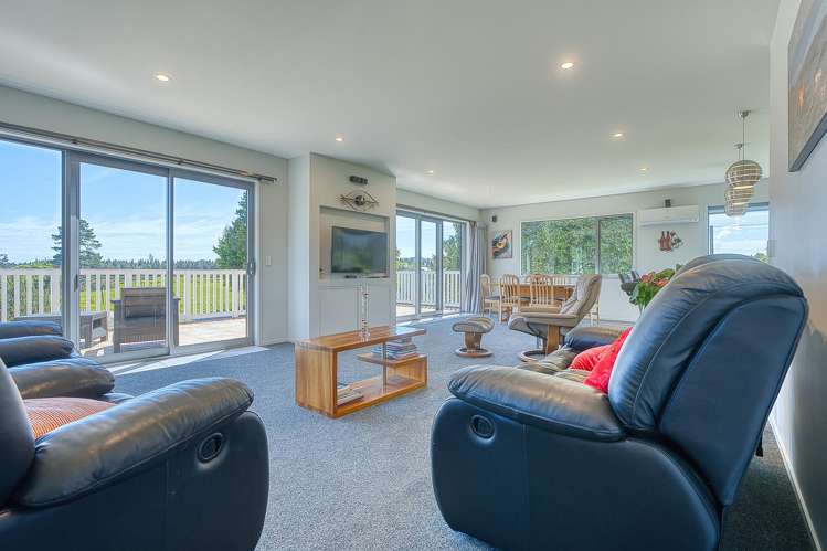 91 Beach Road Kakapotahi_7