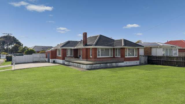 Corner Site on 830sqm with RC