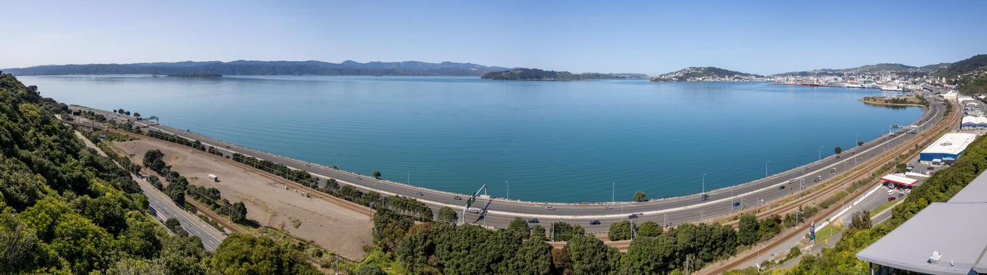 22 Sovereign Point Kaiwharawhara_0