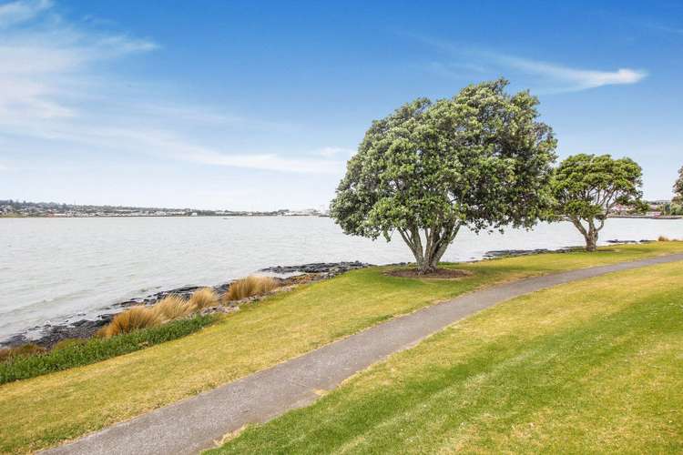 58 Kiwi Esplanade Mangere Bridge_15