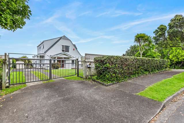 Sea Views, Freehold & Family Friendly!