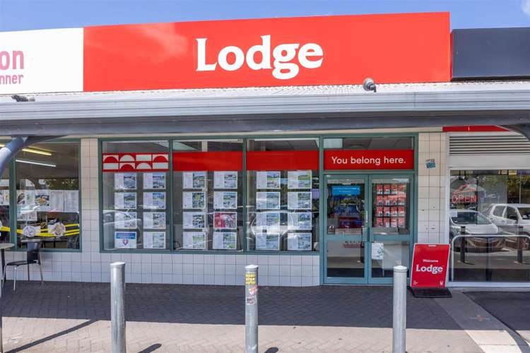 Unit 6 at 35 Whatawhata Road Dinsdale_5