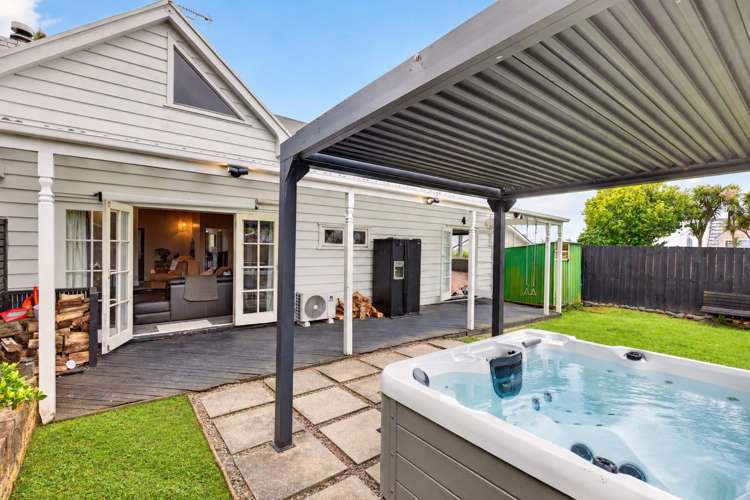 64 Larchwood Avenue Westmere_11