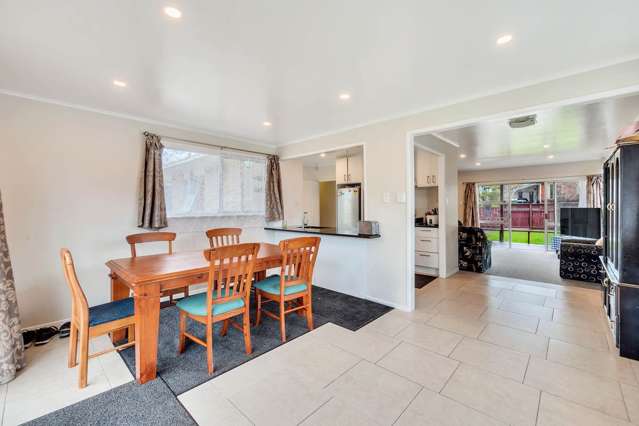 24 Finlow Drive Te Atatu South_4