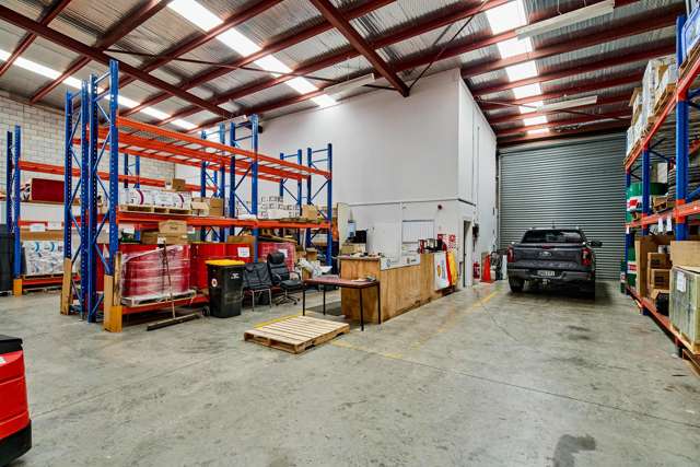 2/4 Glover Street Ngauranga_2