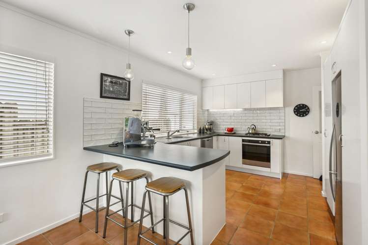 11 Warren Avenue Three Kings_5