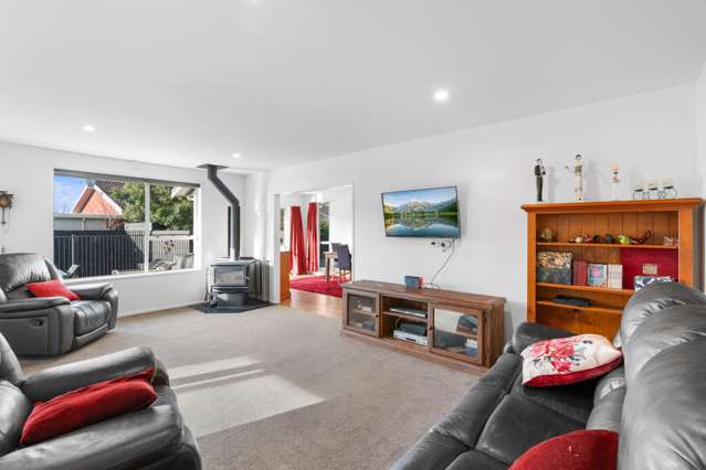Family Oasis in Burnside School Zones