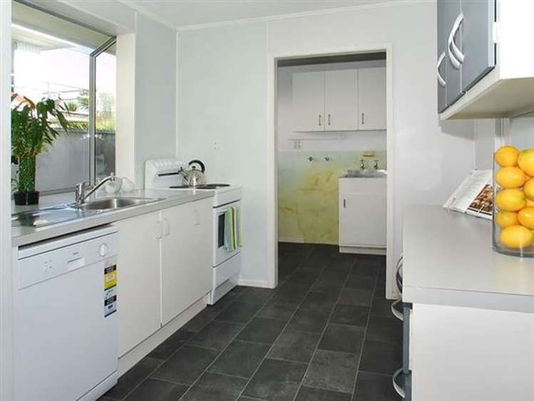 2 Pascoe Avenue Paremata_8