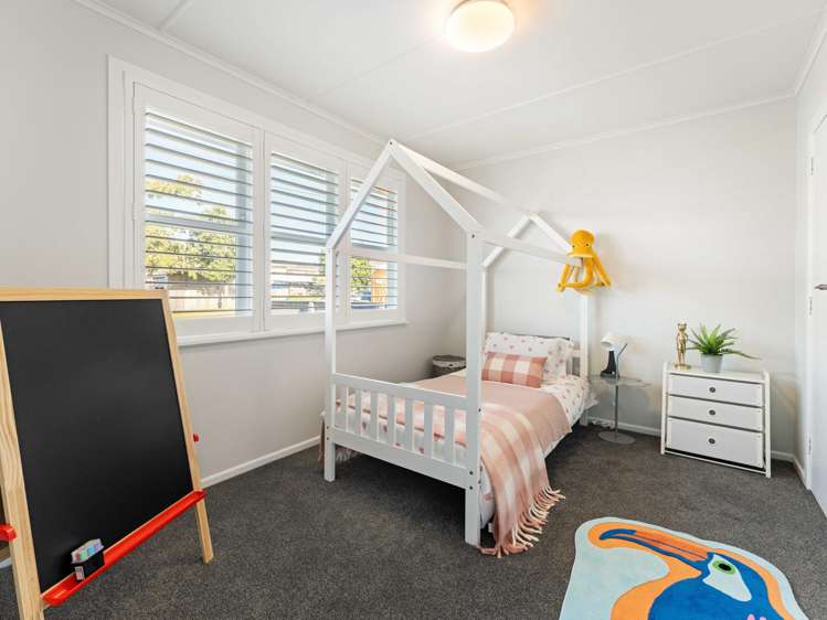 24 Cobham Crescent Kelston_30