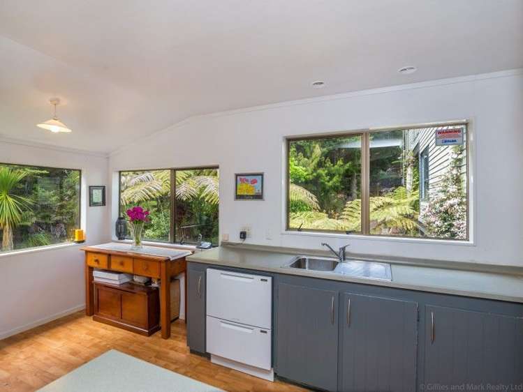 7c Tiniroa Grove Silverstream_11