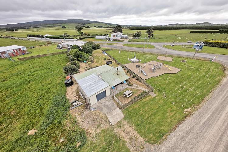 6 Manuka Street Colac Bay_24