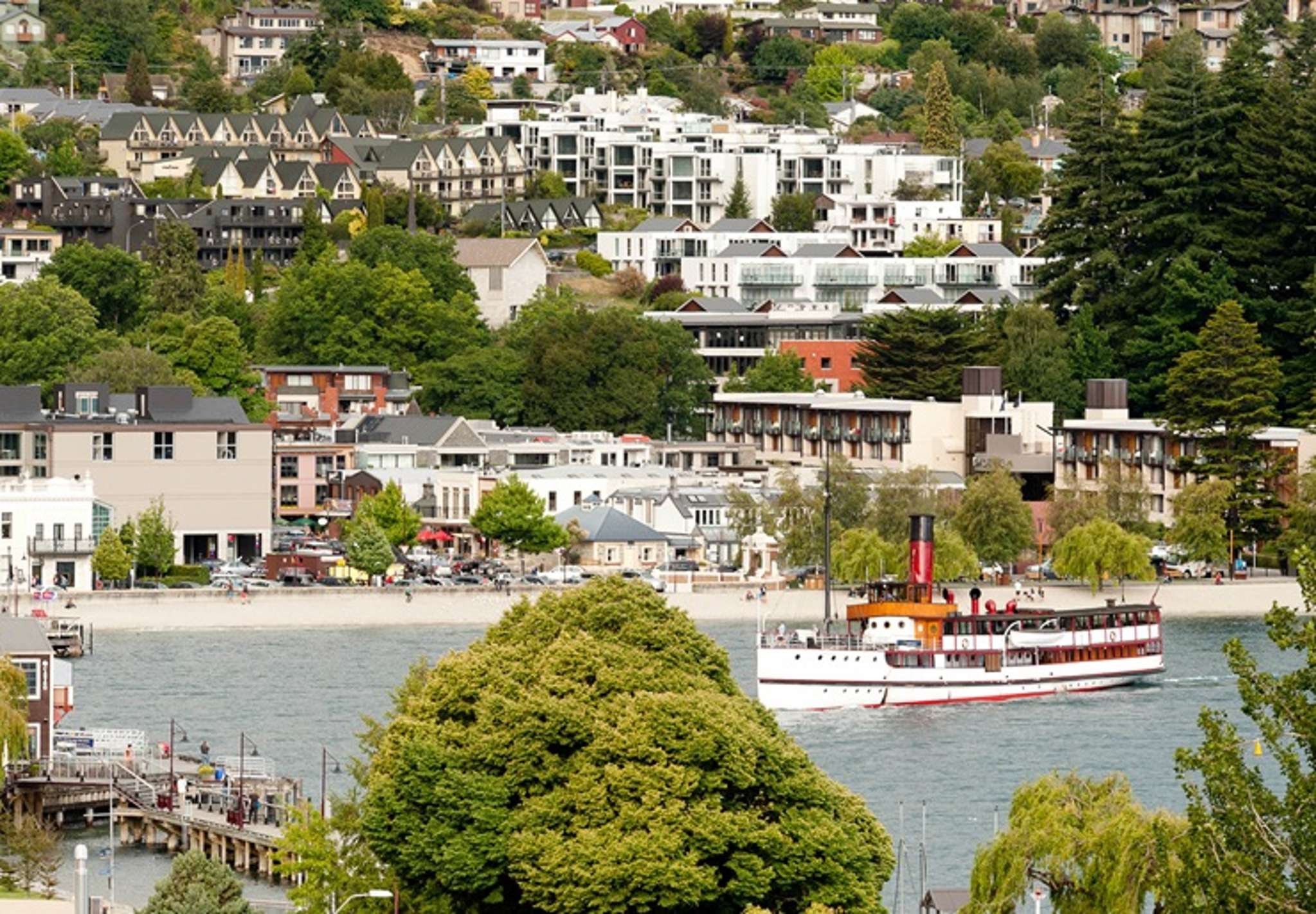 Cries for help as Queenstown rental crisis spreads to other NZ holiday spots