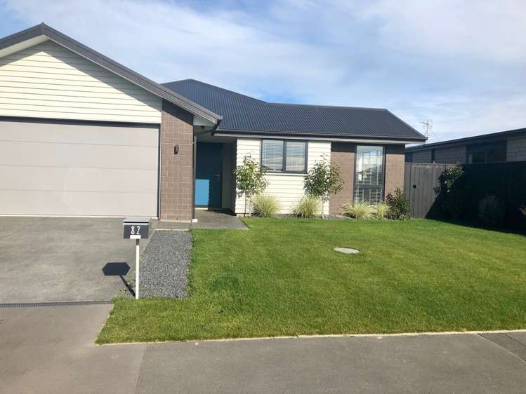 82 Sunline Avenue Lincoln_1