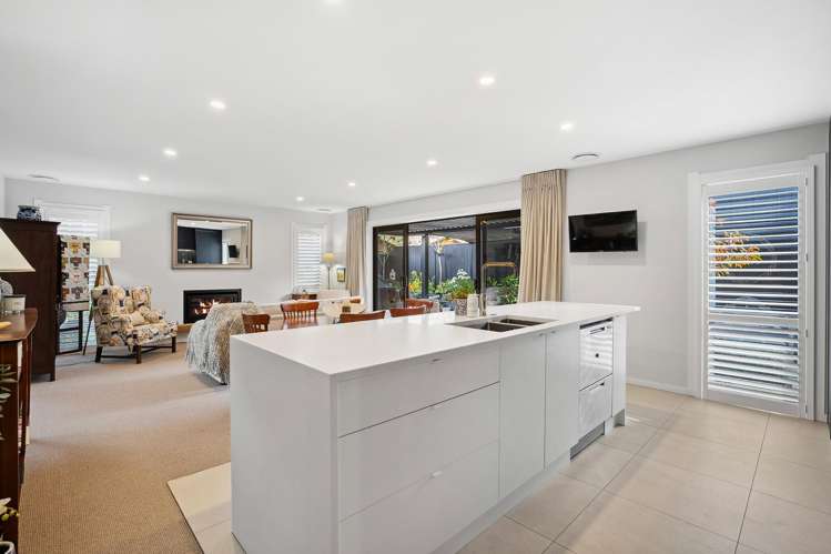 2 Magnum Drive Cromwell_8