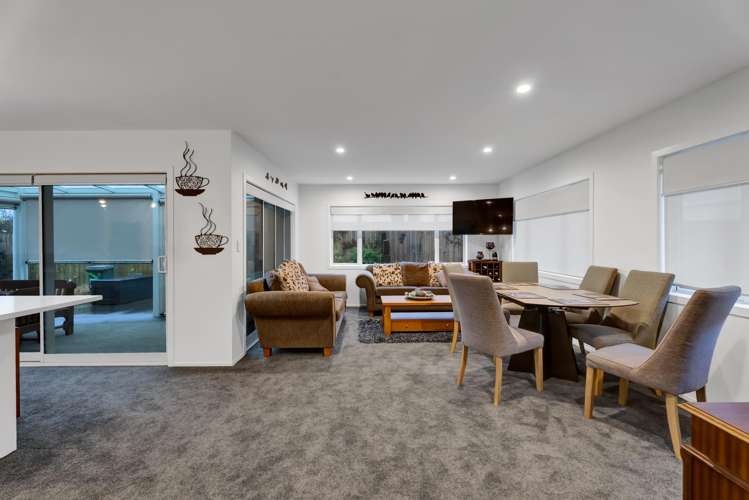 92 Smart Road Glen Avon_10