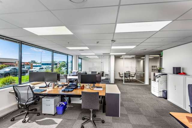 Unit 9/2A William Pickering Drive Rosedale_2