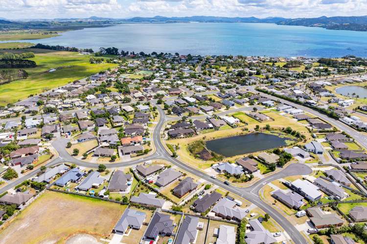 20 Kowi Lakes Drive One Tree Point_27