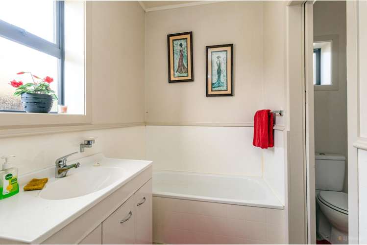 2 Ashbury Avenue Waimataitai_5