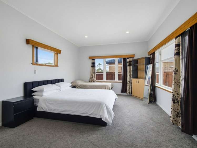 13 Great south road Papatoetoe_12
