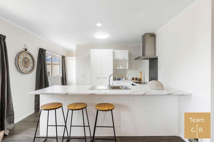 2/109 Beach Road Pahurehure_4