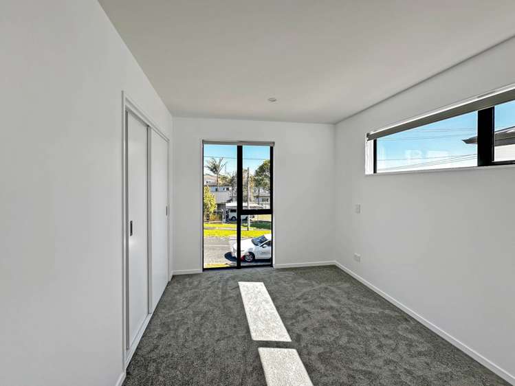 2A Sylvester Avenue Mt Roskill_6