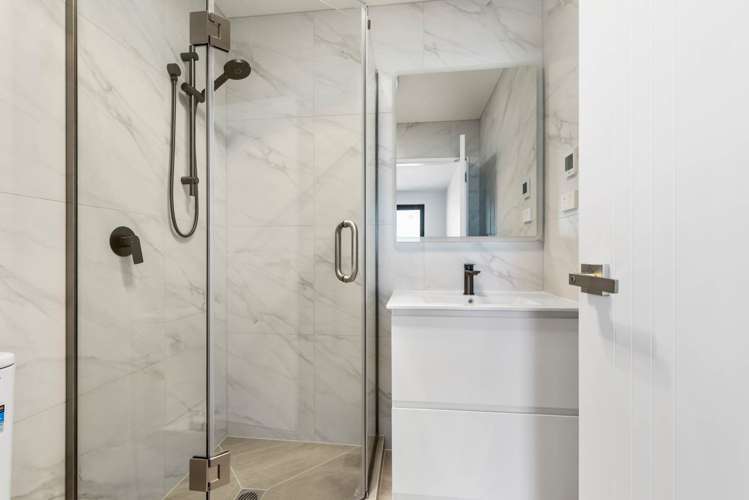 8/18 Scott Road Hobsonville_7