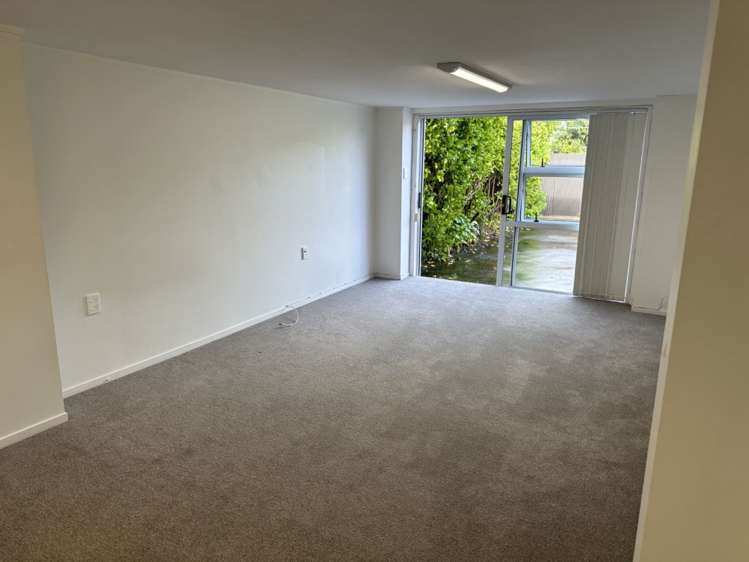 32 Chartwell Avenue Glenfield_8