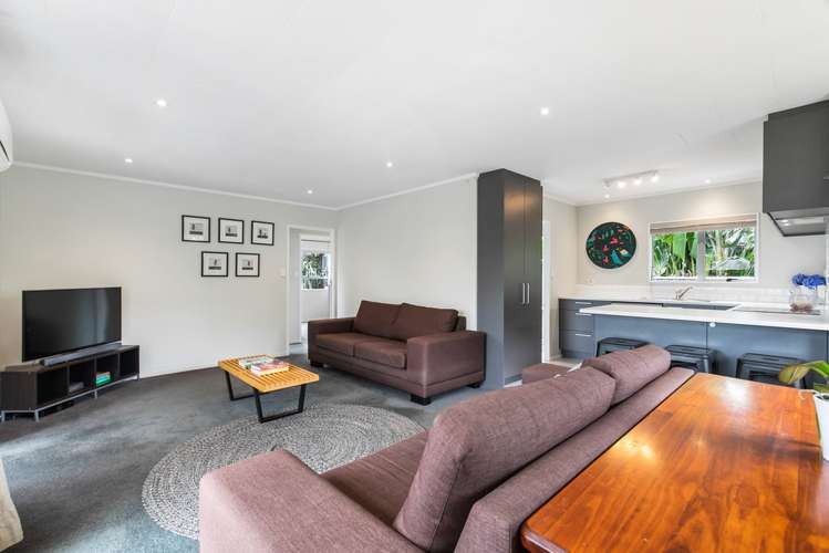 33a Coral Crescent Panmure_6