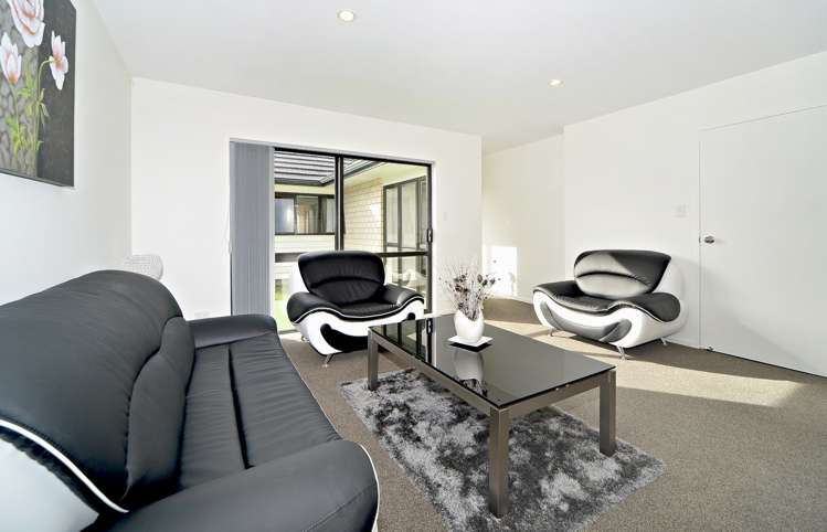 8 Kotuku Crescent Takanini_9