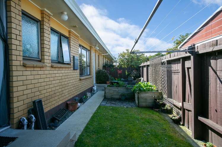 8 Conrad Place Leamington_16