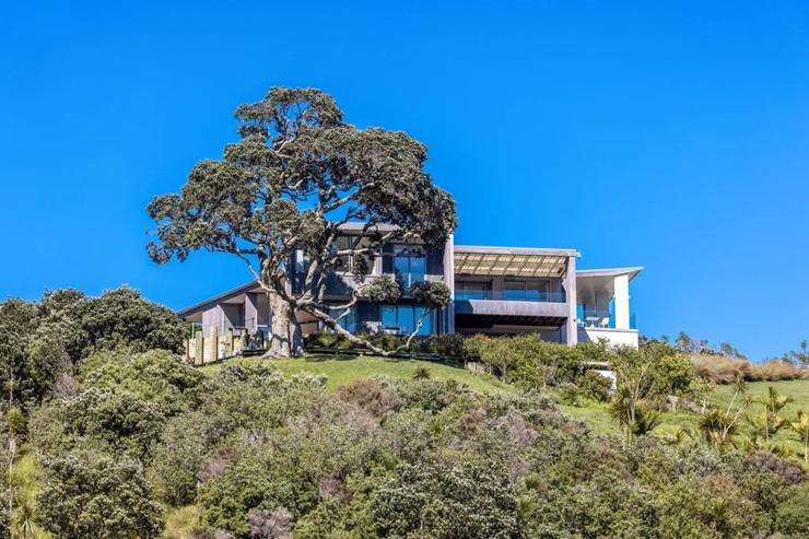 US buyers get residency, fork out over $12m for Waiheke lodge in gated estate