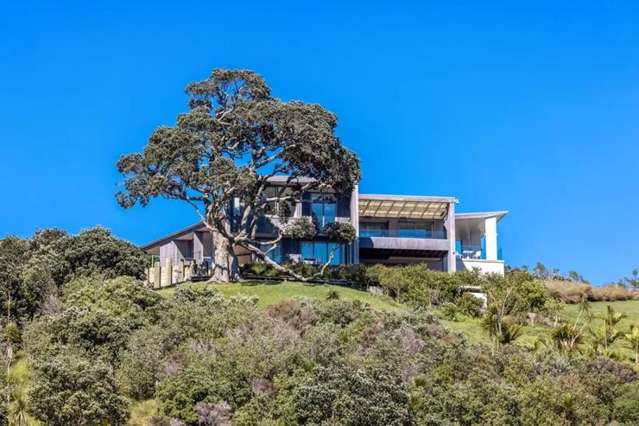 US buyers get residency, fork out over $12m for Waiheke lodge in gated estate