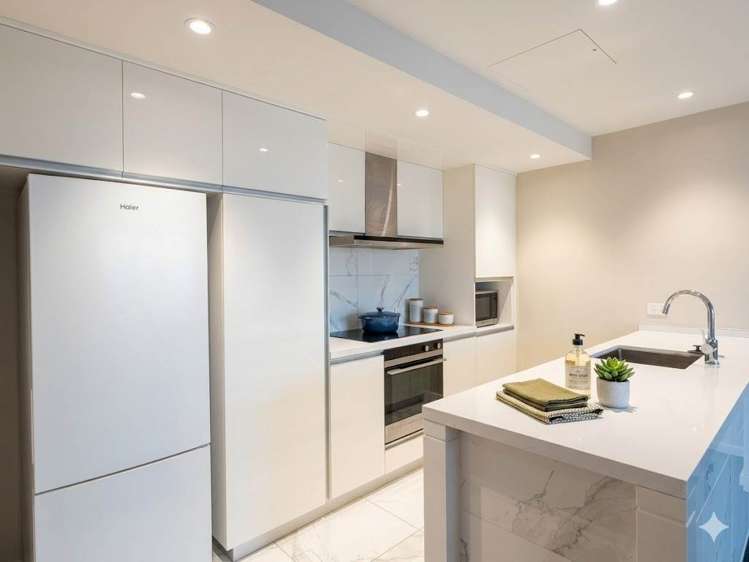 602/41 Beach Road City Centre_1
