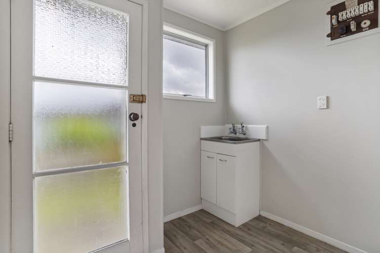 307 Roscommon Road Clendon Park_15