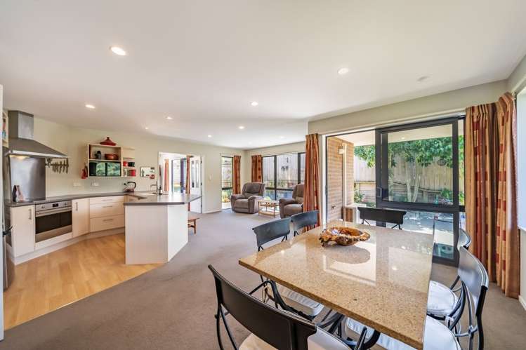 14 Tararua Close Aotea_13