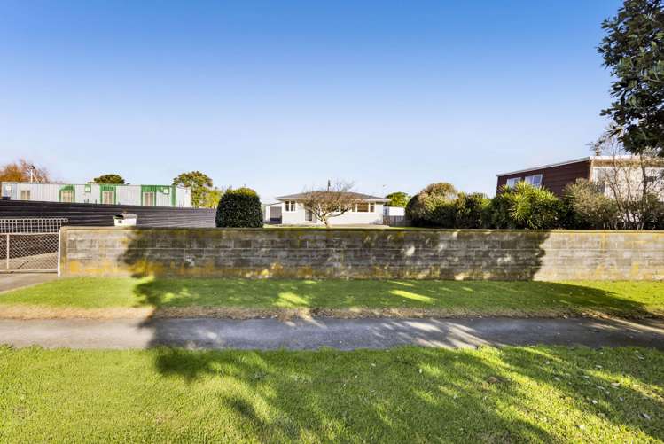 16 Riemenschneider Street Manaia_26