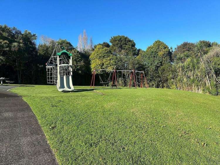 E/27 Lynbrooke Ave Blockhouse Bay_11
