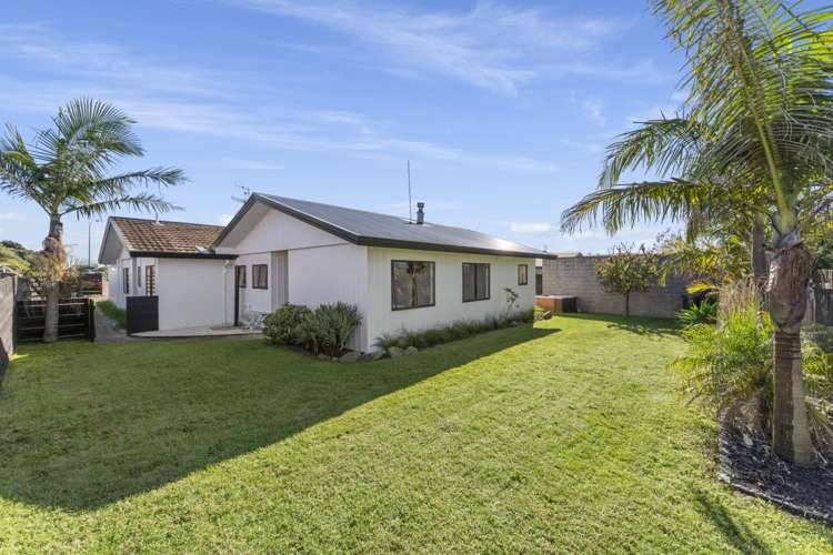 2/4 Mardi Place Mount Maunganui_18