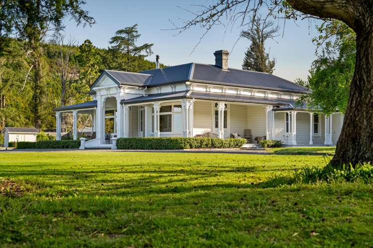 Bankhouse Homestead, 1081 State Highway 63_1
