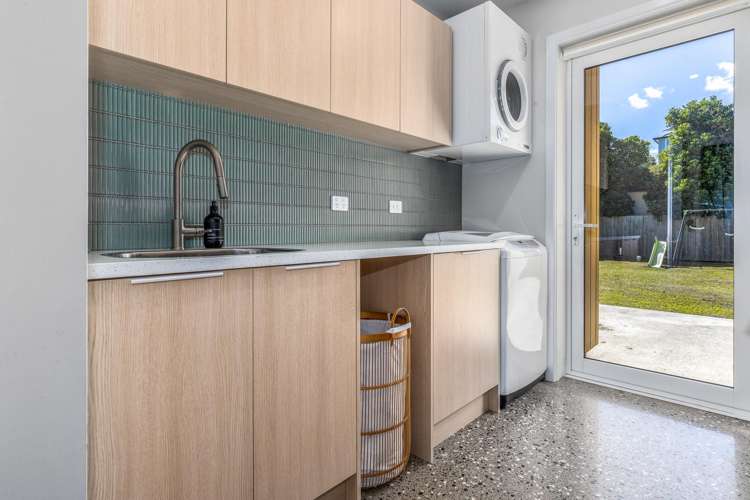 87 The Esplanade Raumati South_21