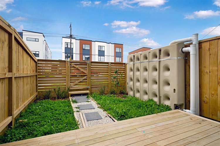 1/2 Abbotleigh Avenue Te Atatu Peninsula_12