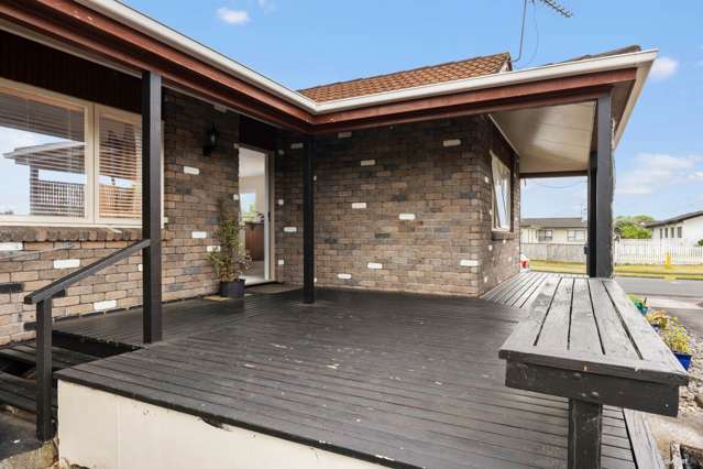 1970s Brick & Tile 2-Bedroom Gem – Must Sell!