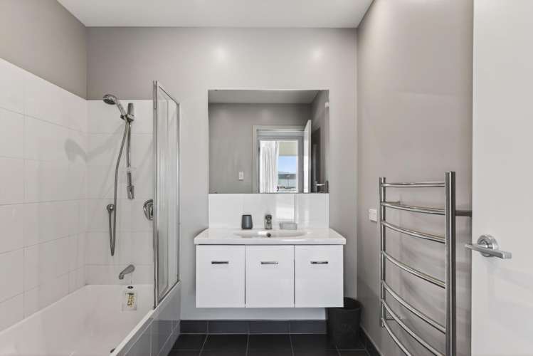 6/90 Customhouse Street Gisborne_13