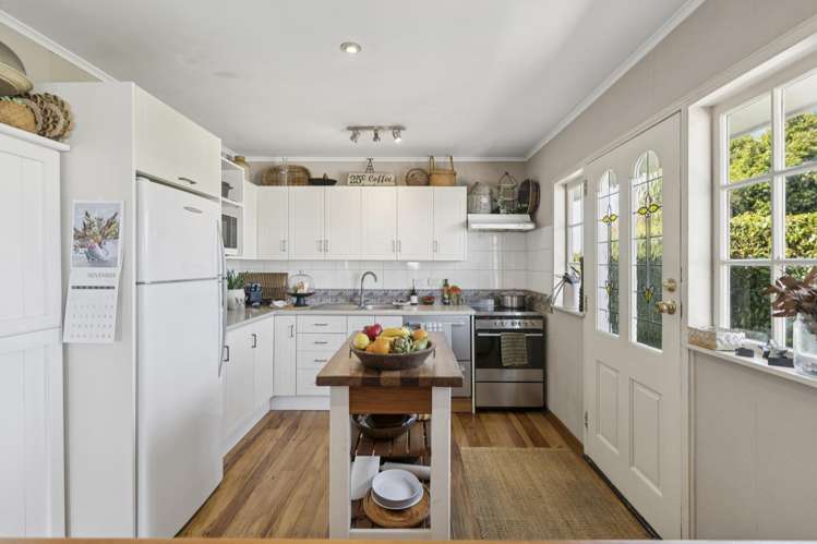 1/96 Bradbury Road Botany Downs_8