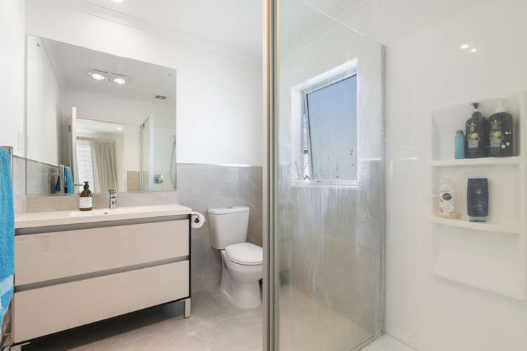 22 Couldrey Crescent Red Beach_15